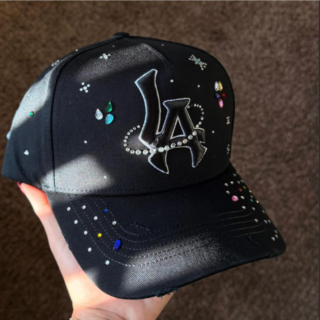 31 Hats x El Mago Mago Universe 2.0.